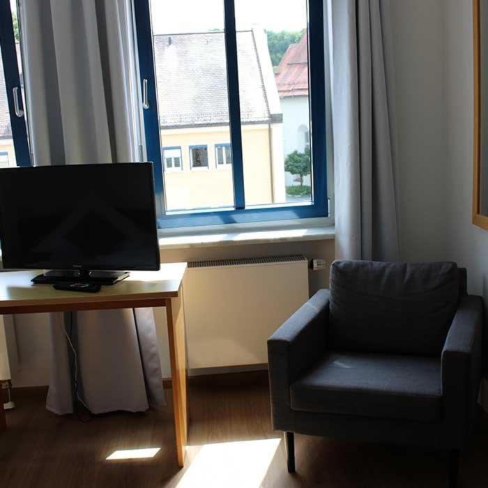 Stadthotel デッゲンドルフ エクステリア 写真